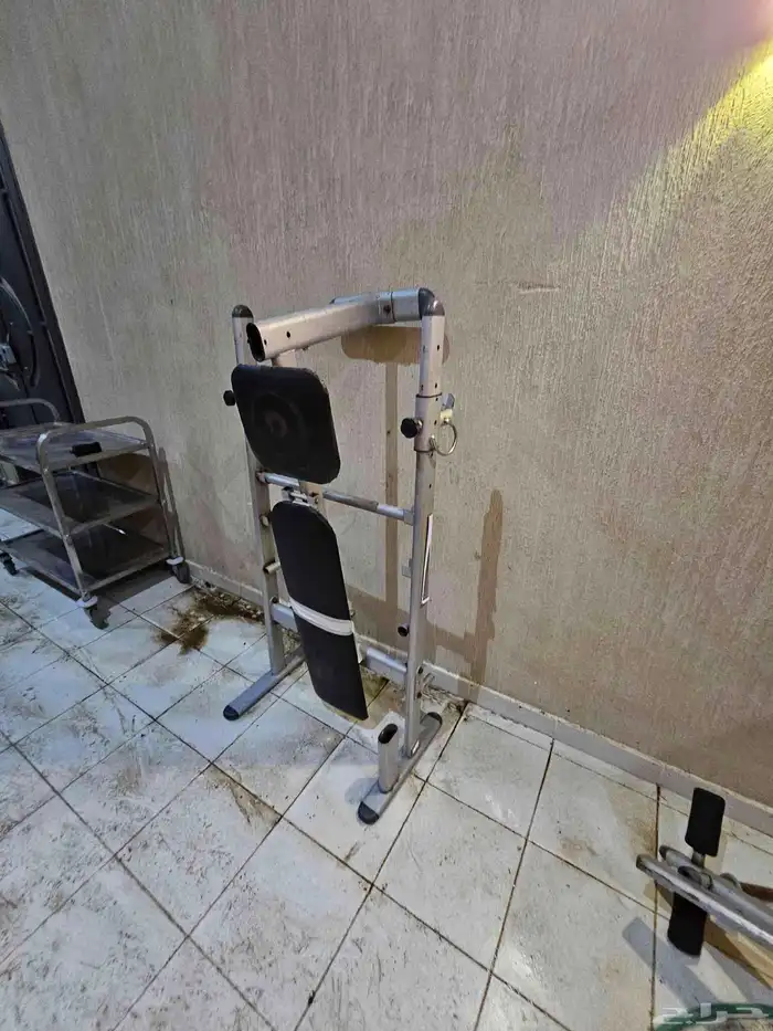 اجهزة رياضية وكراسي حديد واغراض 4
