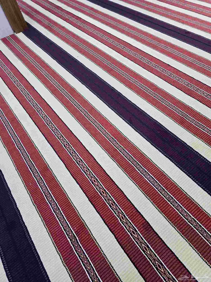 مسجد بحاجة لتغيير فرش 0