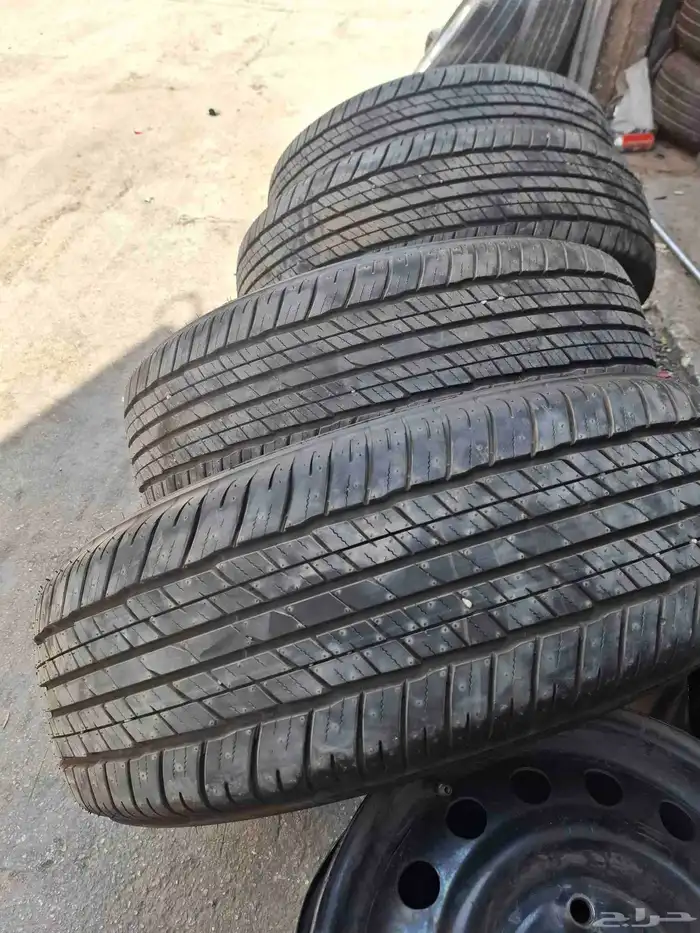 يتوفر لدينا كفرات دنلوب 265 70 18 7