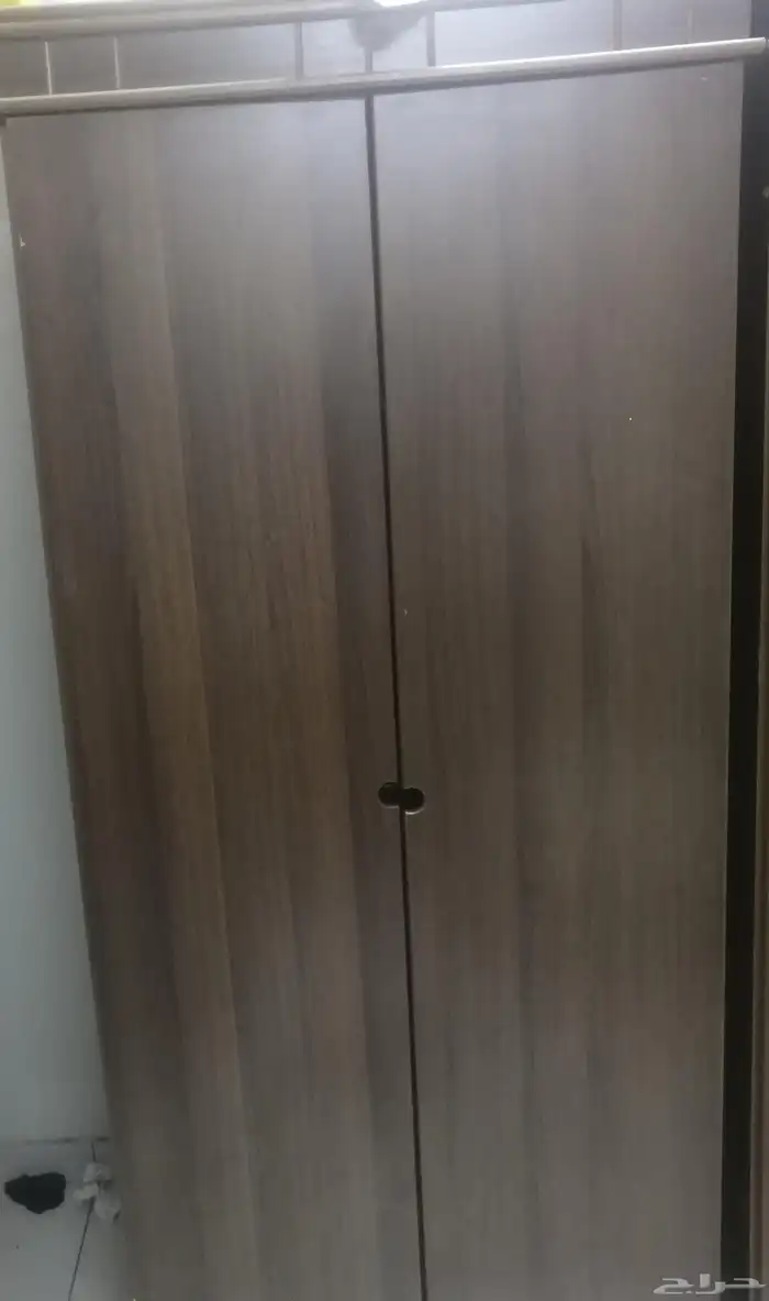 دولاب ملابس بحاله جيده 1