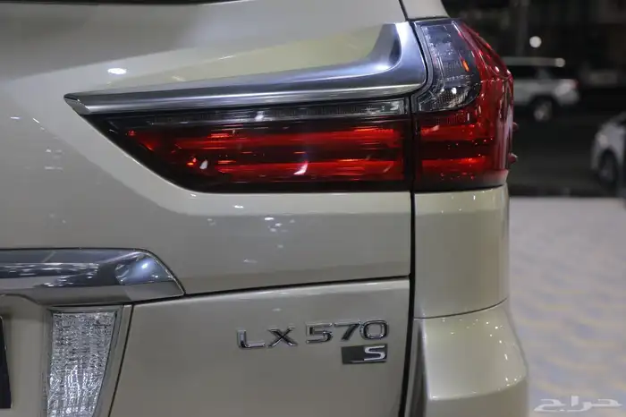 جيب لكزس LX570موديل 2017 فل كامل 6