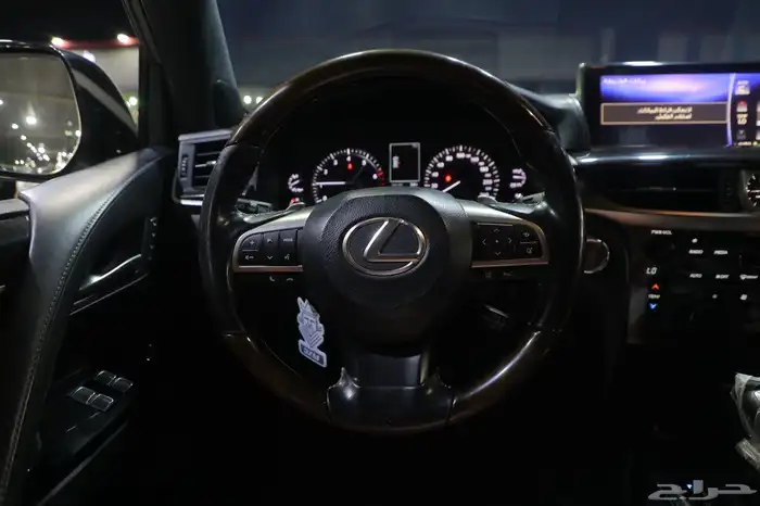 جيب لكزس LX570موديل 2017 فل كامل 8