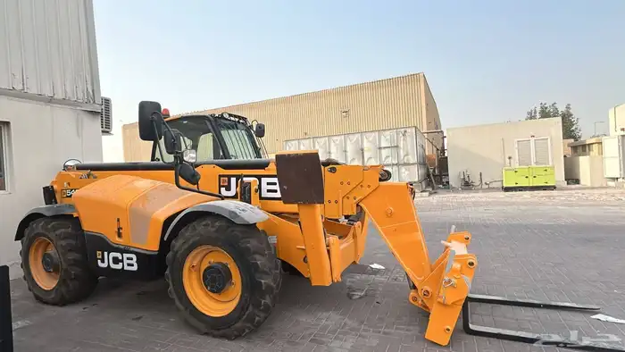 رفعه الرفع جميع مواد البناء يوميه وشهري وشغله وتنزيل مخلفات 5