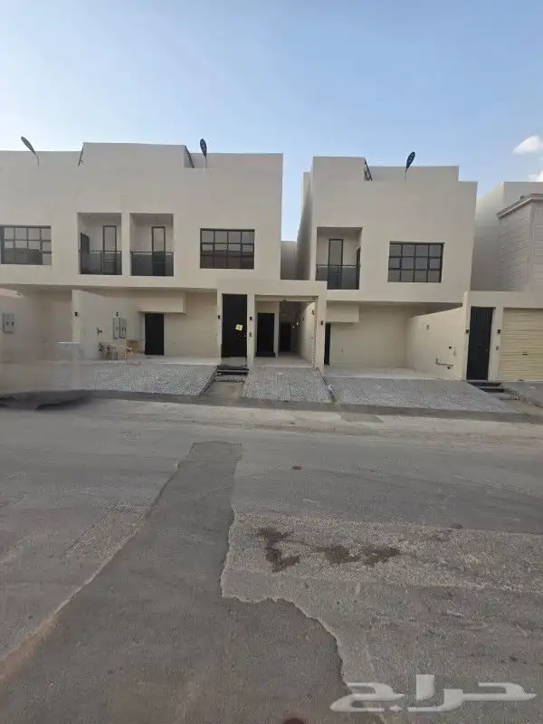 دور أرضي بصك لحالو في حي طويق 0