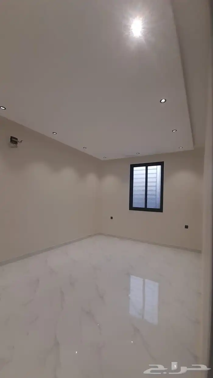 فيلا دور دور مساحة 300 متر بحي بدر 5