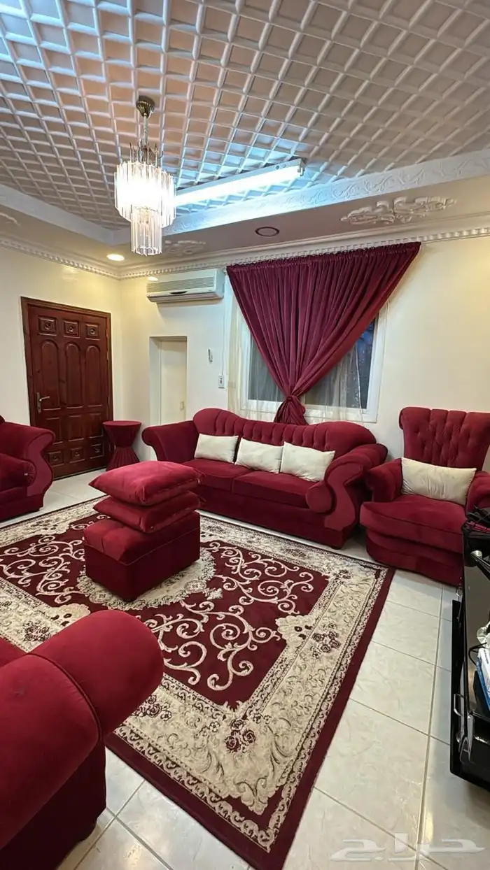 كنب عنابي مع ملحقاته 1