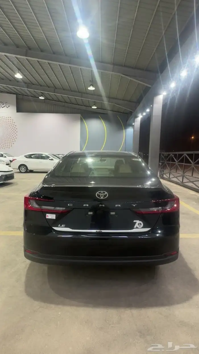تويوتا كامري نص فل LE بنزين 2025 3