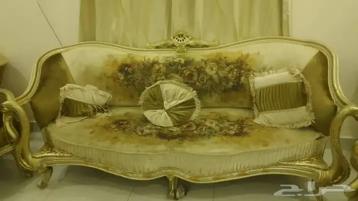 كنب يسع 11 شخص 3 كنبات ثلاثه أشخاص و2 كرسي مفرد البيع مستعجل 1