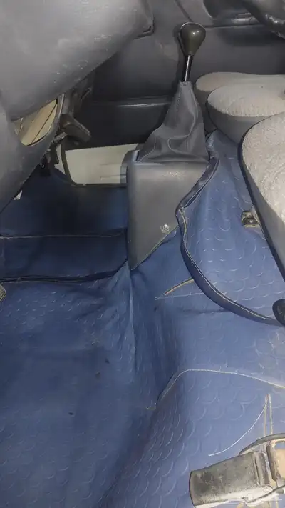 Toyota Hiace  gasoline  15 passengers  2003 model 3