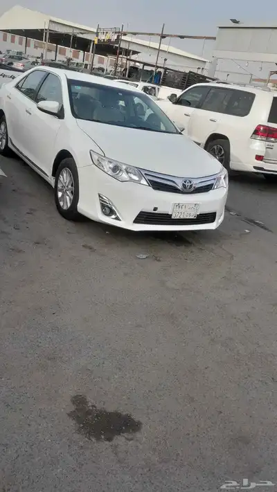 كامري 2014 اللون ابيض 2