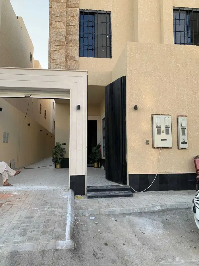 للايجار فيلا درج داخلي حي الرمال السعيدان 0