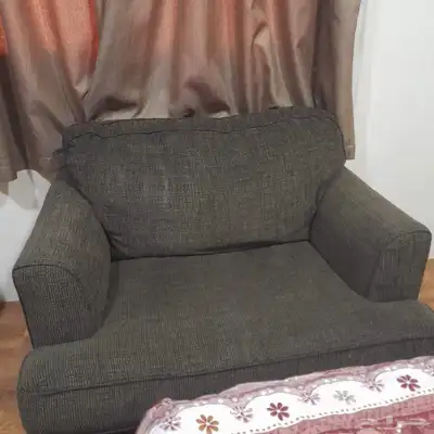 كنب زيتي من ايشلي 3