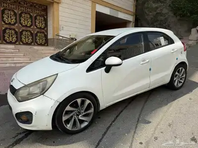 سيارة للإيجار كيا ريو 0