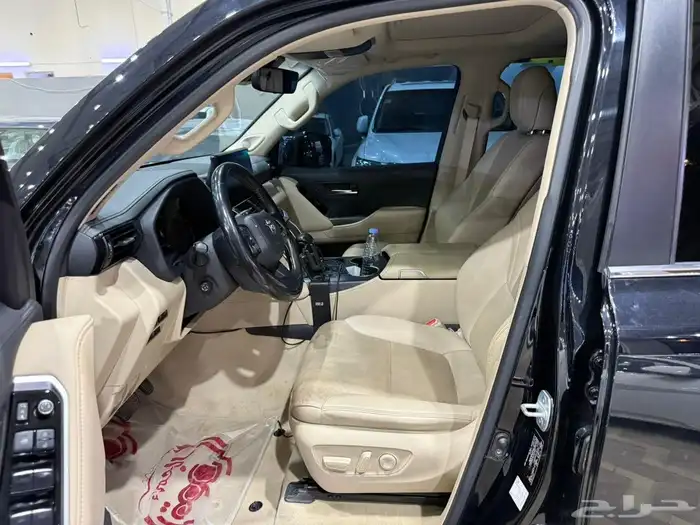 لاندكروزر VXR فل كامل موديل 2022 مستعمل نظيف 9