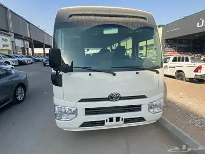 باص تويوتا كوستر 23 راكب بنزين بريمي 2025 0