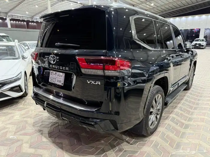 لاندكروزر VXR فل كامل موديل 2022 مستعمل نظيف 5