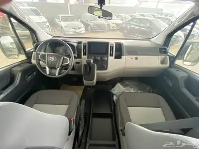 باص تويوتا هايس 13راكب بنزين بريمي 2025 11