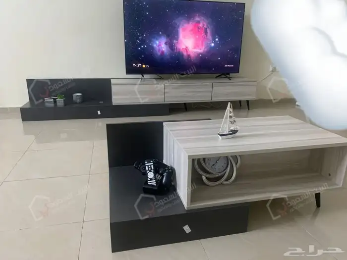 طاولة تلفاز لون رمادي درجتين 4