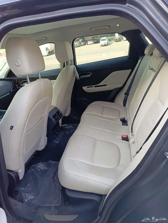 جاكوار F pace موديل 2020 8