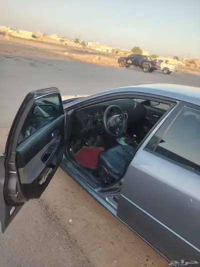 للبيع جير عادي بنزين دبل ممشى   180 كم للبيع سياره ماذد 4