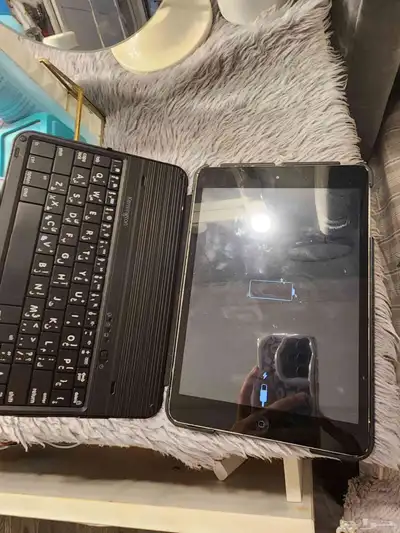 ايباد مني اسود مع كيبورد حقو 0