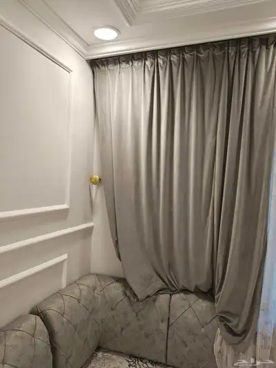 مجلس ارضي نظيف مع ستارة وفرشه 2