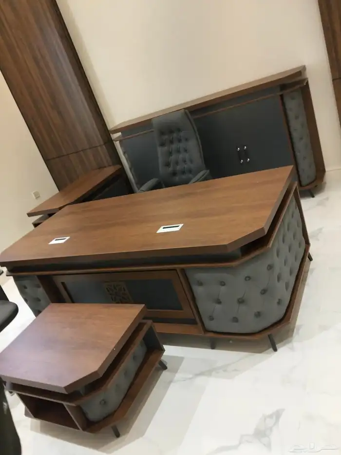 طقم مكتب مدير فخم جديد مكاتب اداريه طاولة اجتماع وكراسي كنب 2