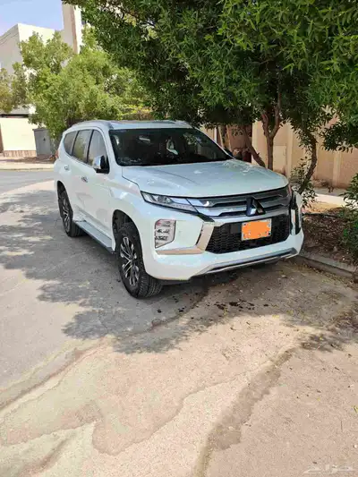 ميتسوبيشي مونتيرو للتنازل 4