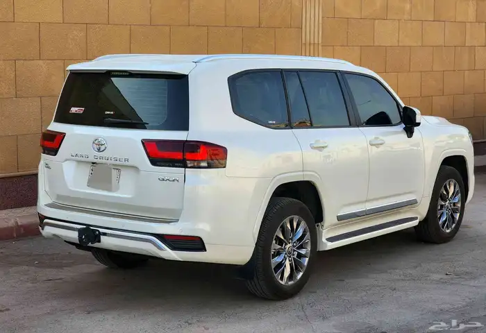 تويوتا لاندكروزر 2023 ممشى قليل شبه اصفار GXR-3 10