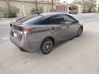 تويوتا بريوس 2
