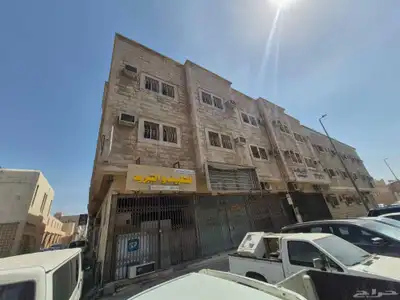 للبيع عمارة تجارية حي البادية دخل 156 الف 1