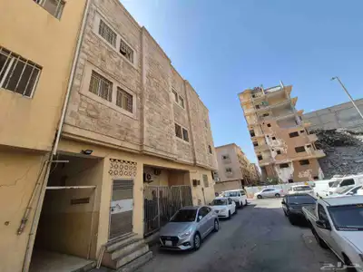 للبيع عمارة تجارية حي البادية دخل 156 الف 0