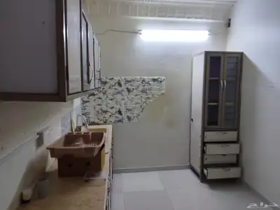 الاغراض الموجوده كنب حرف L ثلاجه كبيره فريزر صغير ومسند ارضي 2