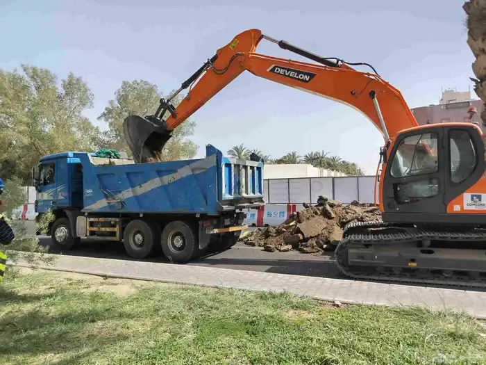 قلابات سكس شيول تريله بوكلين لحفر ودفن وهدم المباني 1