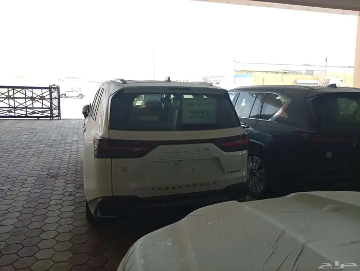 لكزس 2025. LX600 3