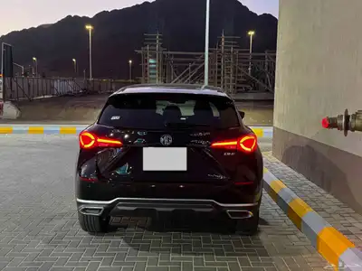 للتنازل ام جي 1 SUV 2024 اسود ملكي نص فل 18
