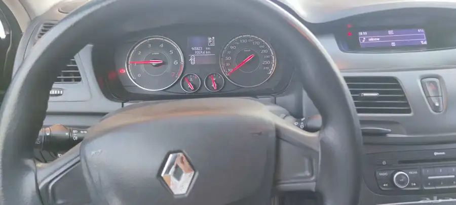 6 سلندر 2500cc الممشى 167000 12