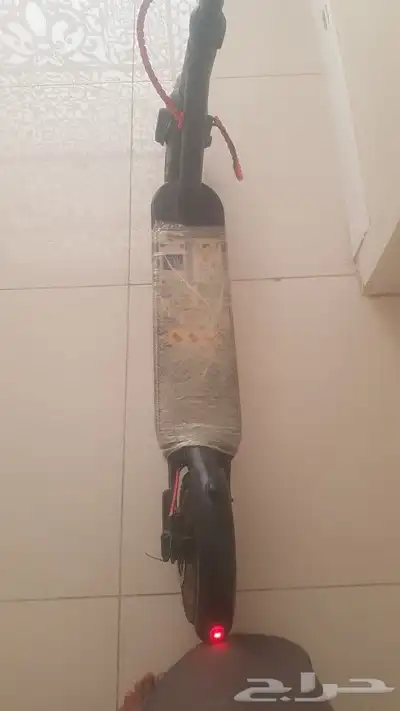 سكوتر للبيع سكوتر بحاله نظيفه جدا ولا يشتكي من شيء البطاريه 0