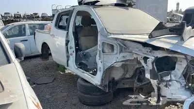 قطع غيار ايسوزو و مستبيشي تشليح 9