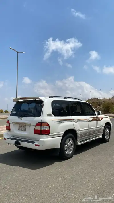 صالون لاندكروزر موديل 2006 8