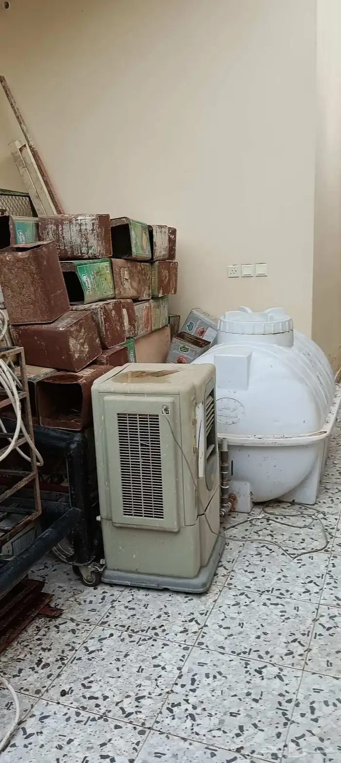 تنك ومحاكر للبيع للحمام والدجاج وشبوك بقلاوة وزنق وفيبر قلاس 0