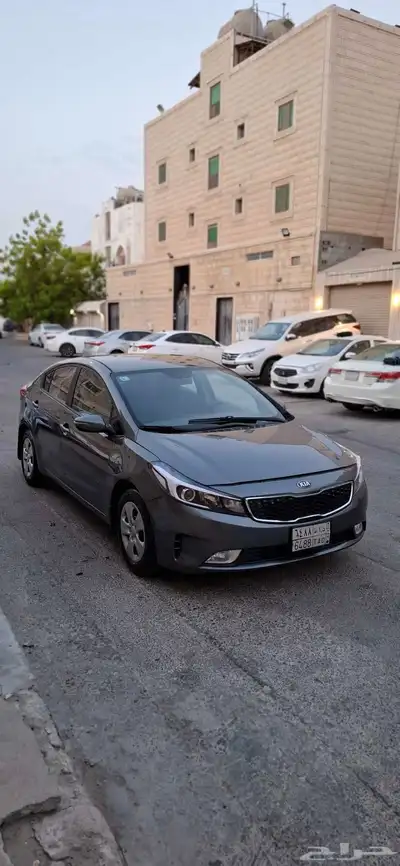 للبيع كيا سيراتو 2017 5