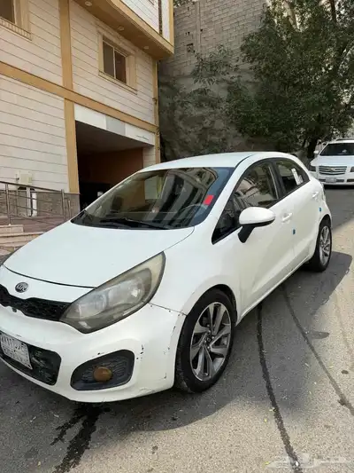 سيارة للإيجار كيا ريو 3