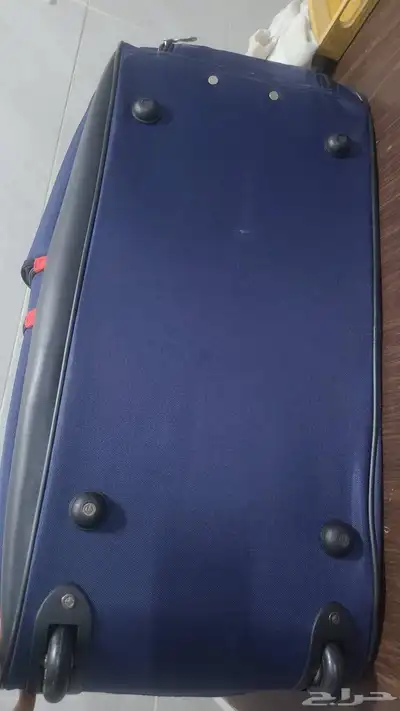 بيع مستعجل .. شنطة كحلية نظيفة. عرض 2 سم طول 4 سم 1