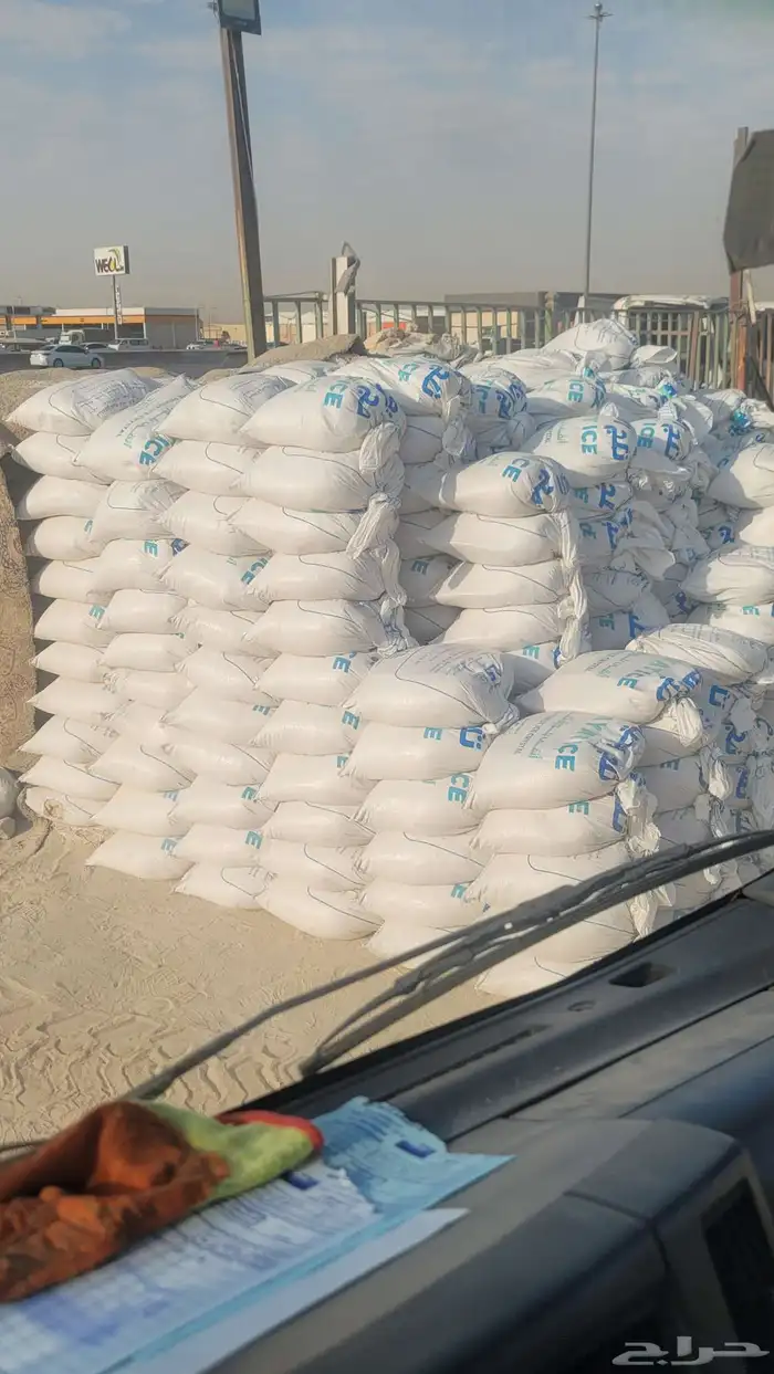 متوفر لدينا جميع مواد بناء رمل اسمنت بلك دفان انترلوك بندوره 19