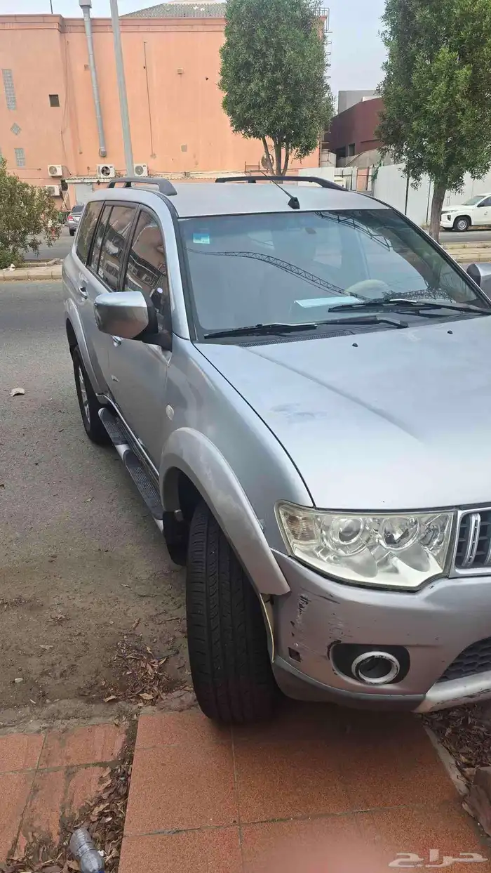 متسبيشي باجيرو اسبرت موديل 2010 الممشى 270الف الموتر وكاله 8