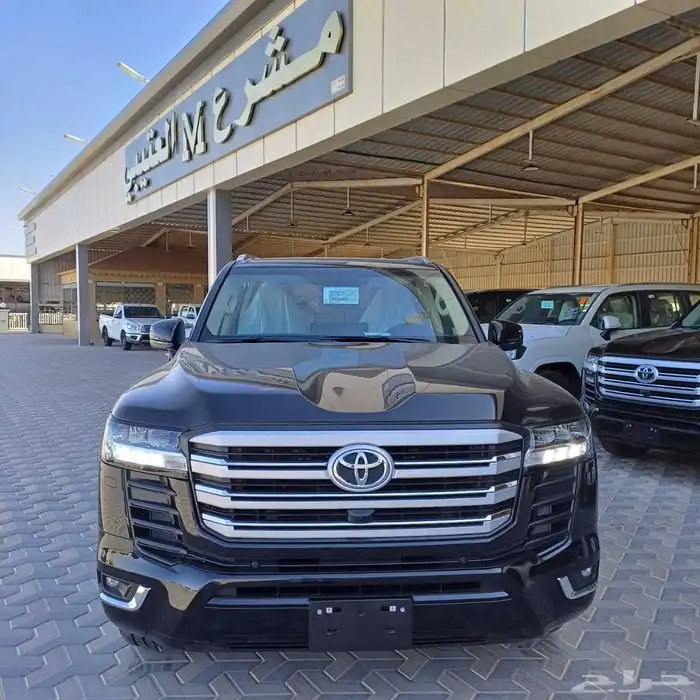 تويوتا لاندكروزر GXR L3 بنزين 2024 لوحات 0