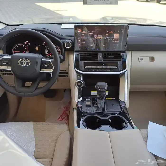 تويوتا لاندكروزر GXR L3 بنزين 2024 لوحات 8