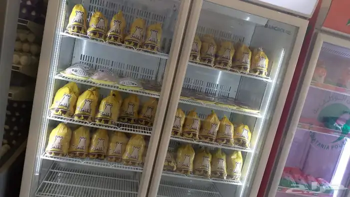 محل دواجن للتقبيل بسرع واقت سبب التقبيل انشغل بعمل اخر 7