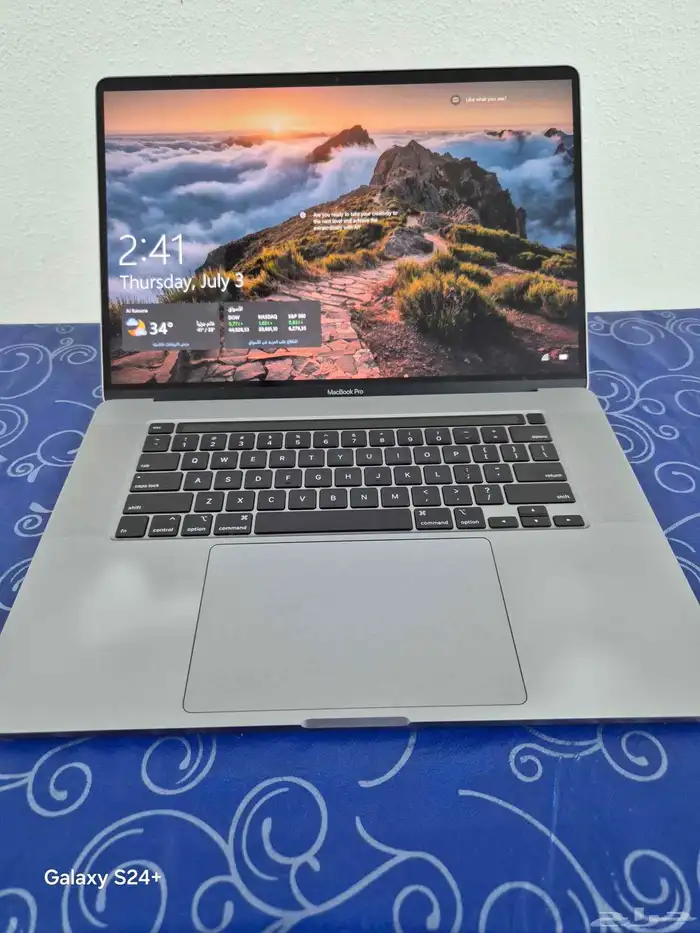Apple MacBook Pro A1990 (15 ) Core i9 Hexa Core  2.9 GHz 3